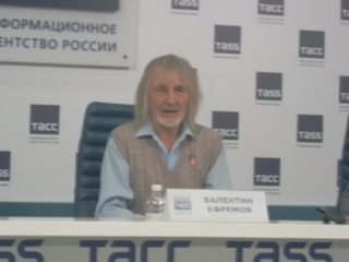 День рождения путешественника Валентина Ефремова.