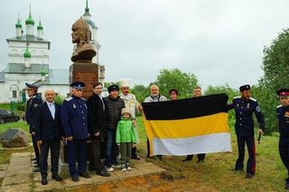 Верховный атаман СКВРиЗ Камшилов Валерий Васильевич и казаки поминают святого Князя Александра Невского