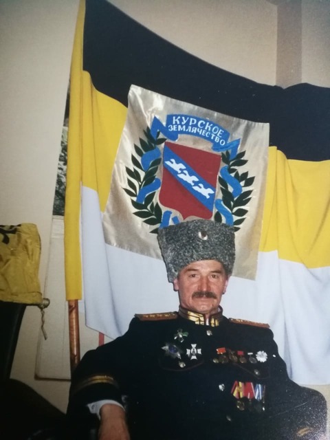 «Ликовало даже небо, украшенное радугой». Атаман В.Камшилов установил памятник Александру Невскому