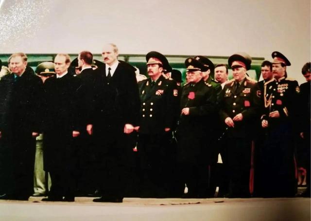Казаки Союза Казачьих Войск России и Зарубежья во главе со своим Верховным атаманом В. В. Камшиловым всегда готовы обеспечивать защиту Великой России!